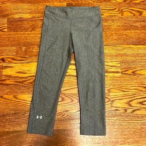 Women’s athletic capris.